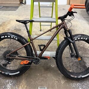 2023 Giant Yukon 1 Fat Bike- Medium